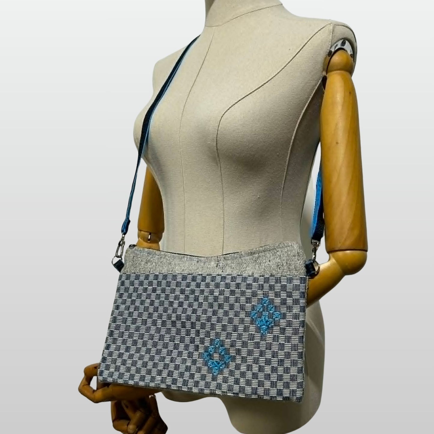 SLING BAG