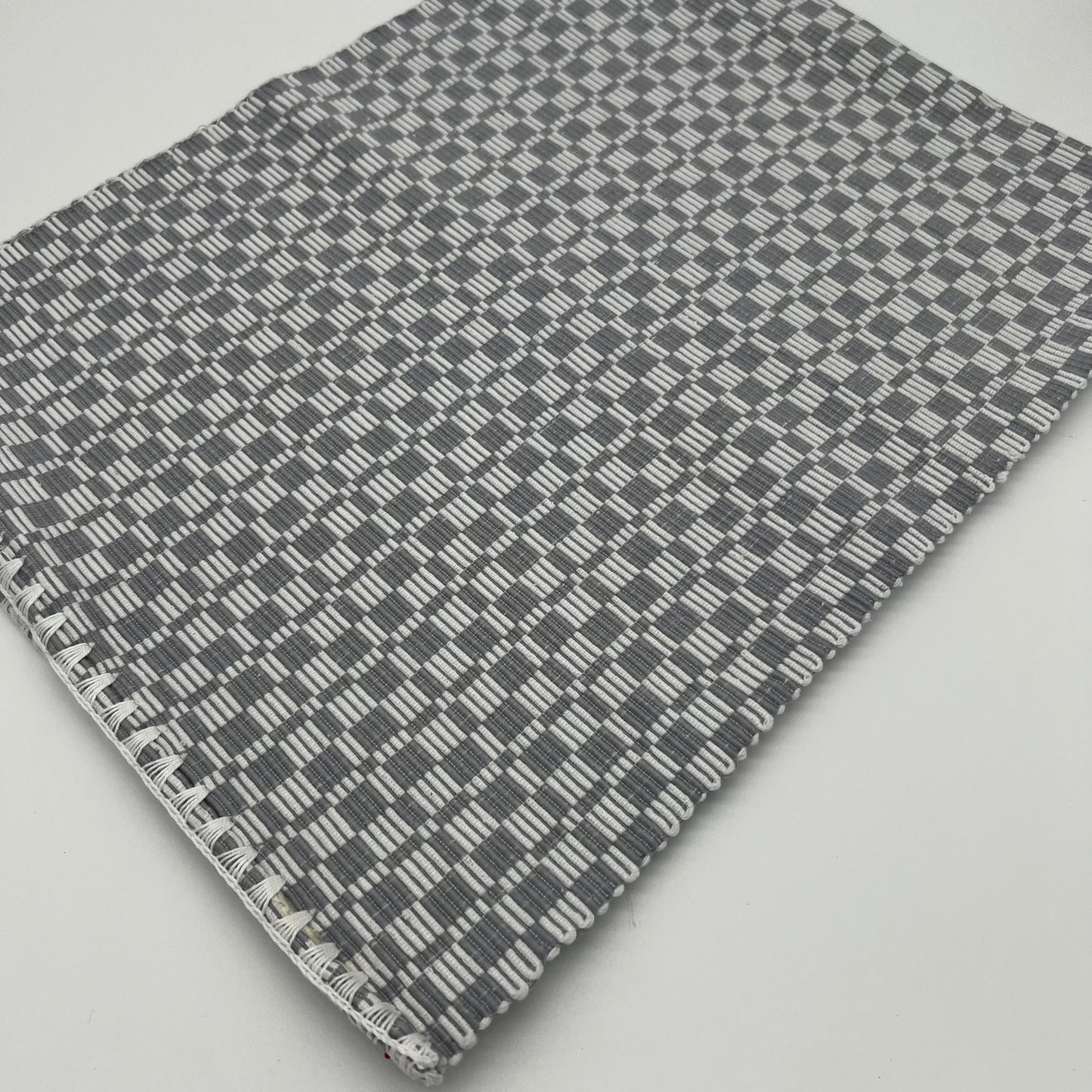 TABLE RUNNER (AVAILABLE IN DIFFERENT SIZES)
