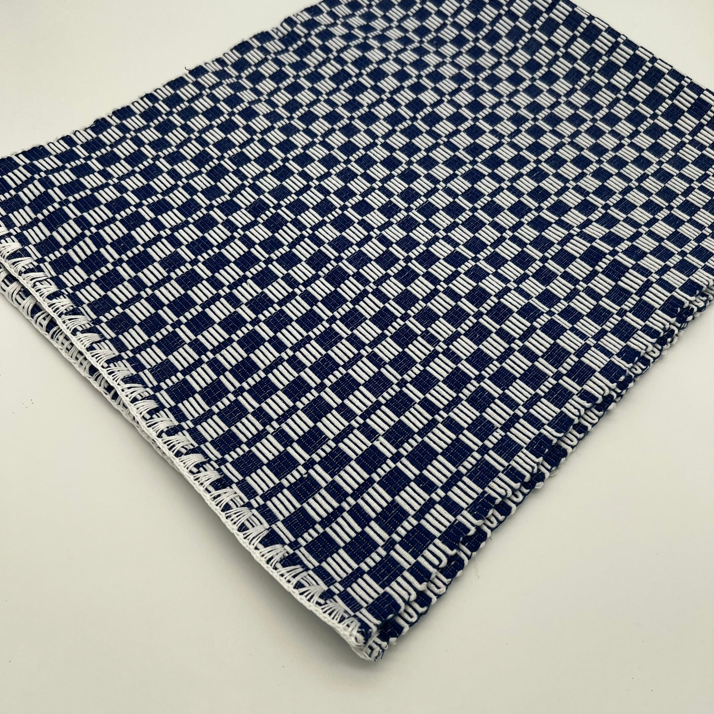 TABLE RUNNER (AVAILABLE IN DIFFERENT SIZES)