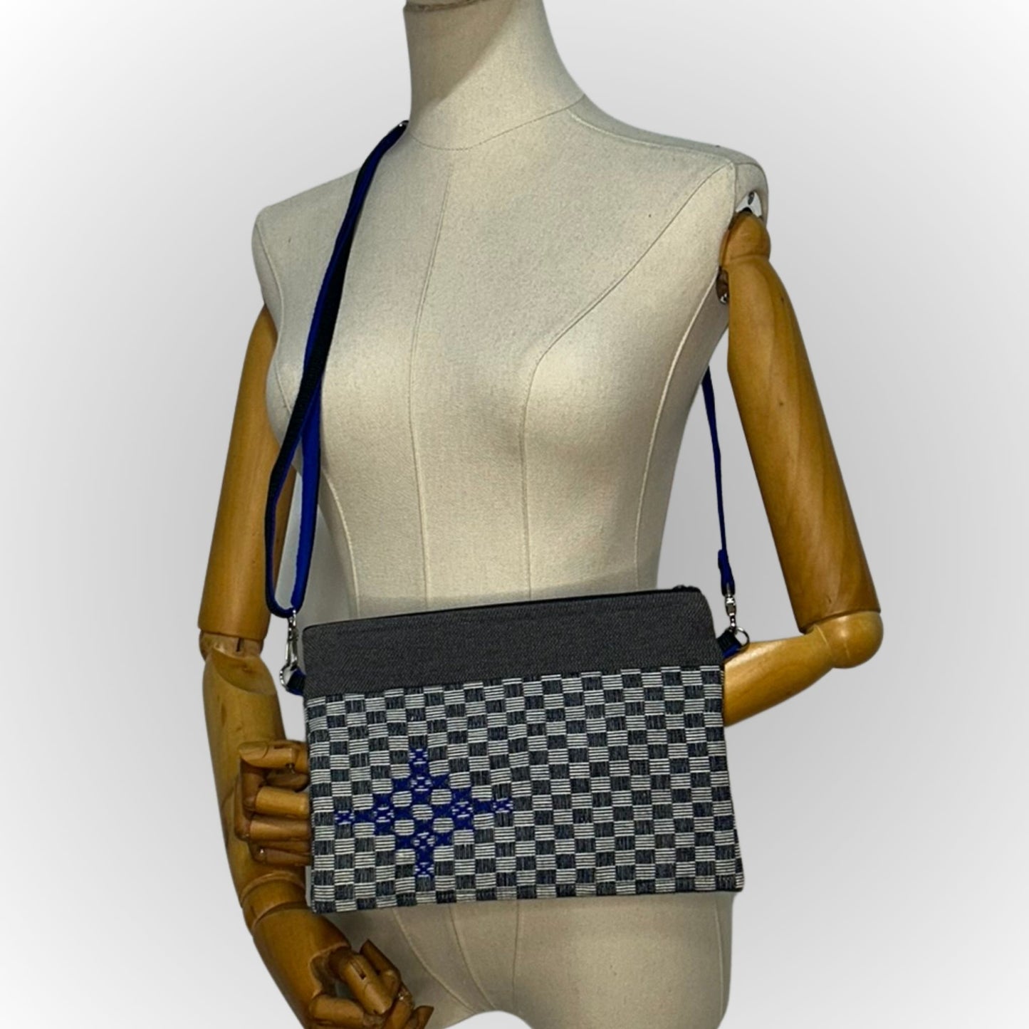 SLING BAG
