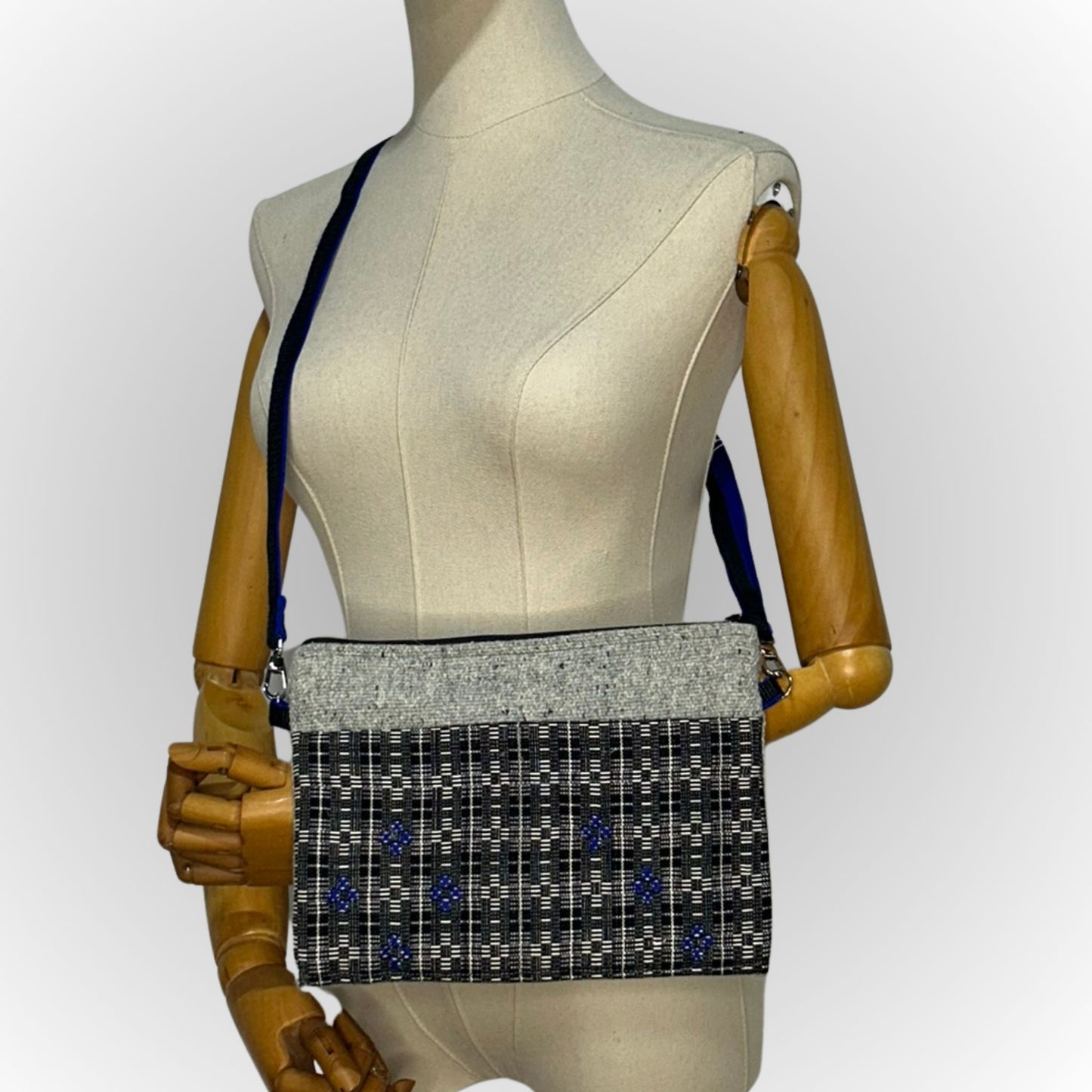 SLING BAG